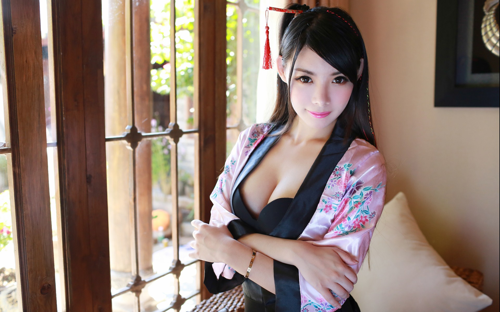 情圣满枫:追女生, 用这3招有效的方法, 让她在你怀里“撒娇”