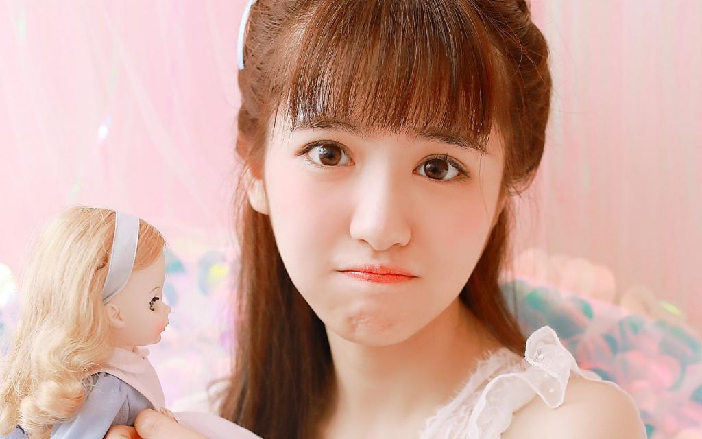 如何判断一个女生是否喜欢你,这几点一看便知