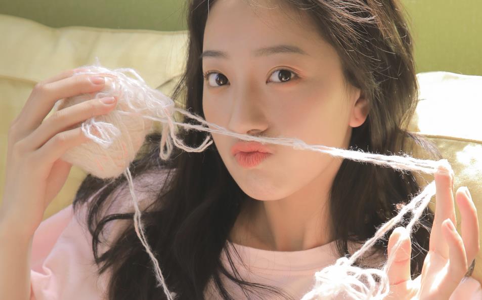 女生坚强到心疼的句子,心里憋屈想哭的句子