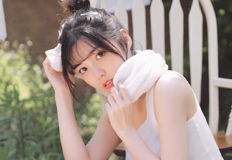 怎么吸引女生喜欢自己?三个小技巧,让她爱你爱到发狂