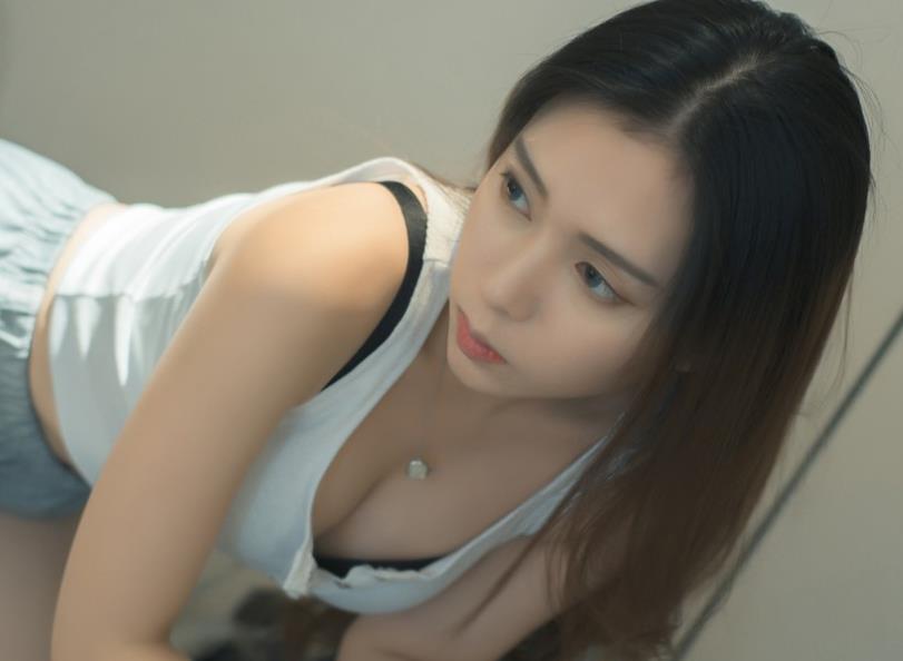 约会怎么和女生聊天,和女生约会聊天说什么呢?