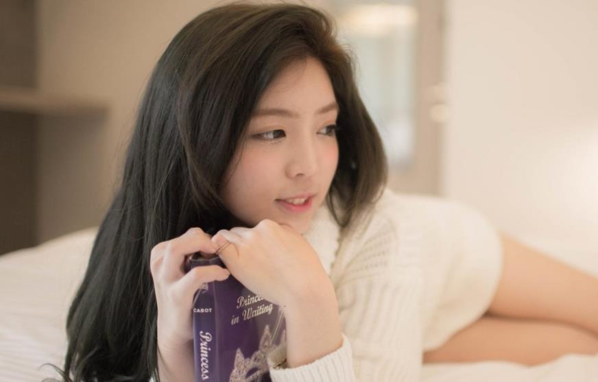 怎样和一个女生聊天找话题?和女生聊天有什么好玩的话题?