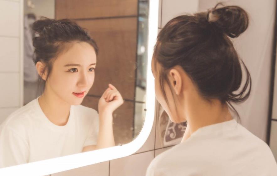 刚认识的女生怎么追,掌握三个技巧,就能成功!