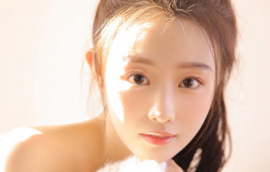 跟不认识的女生聊天怎么找话题?这5个聊天话题增进感情